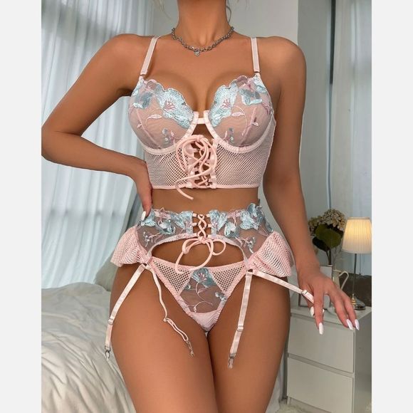 Women Garter Lingerie Sexy Sheer Bra With Embroidery Floral 4 Piece Lingerie Set - Picture 2 of 11